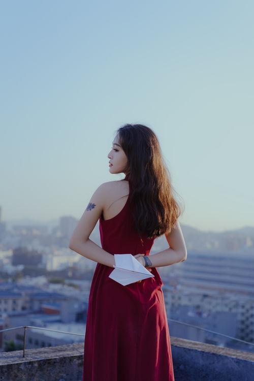 告別往事,拥抱新生的篇章